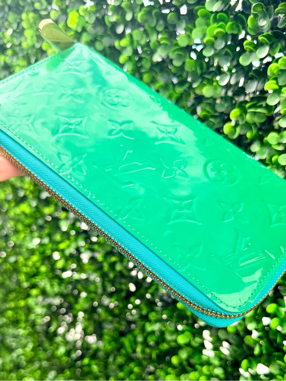 LOUIS VUITTON Monogram Vernis Zippy Wallet - Green/Aqua - AUTHENTIC COA INCLUDED